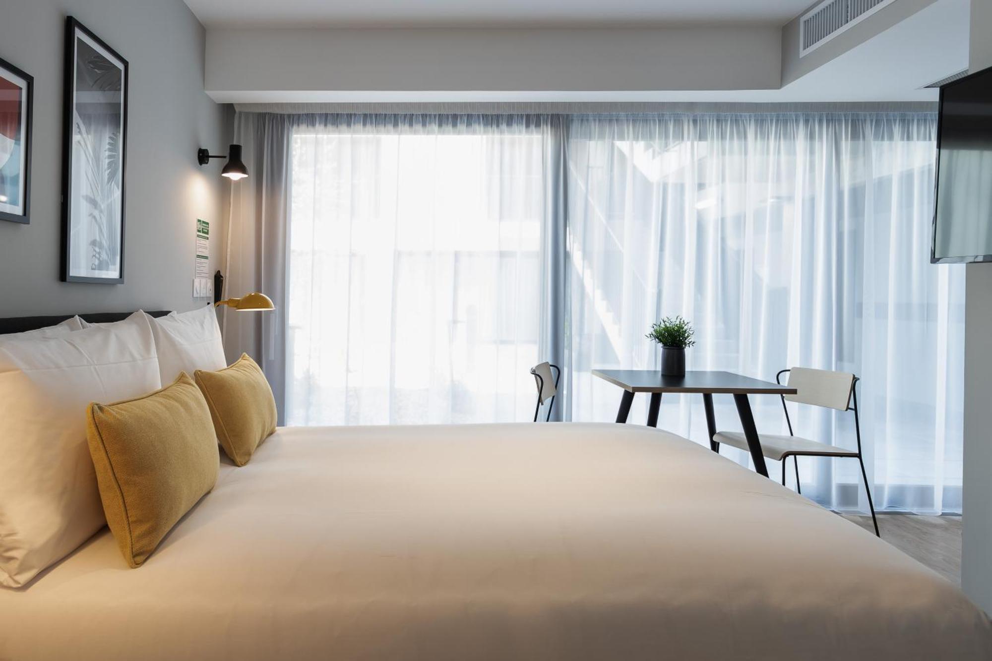Studio Accessible Sleeps 2