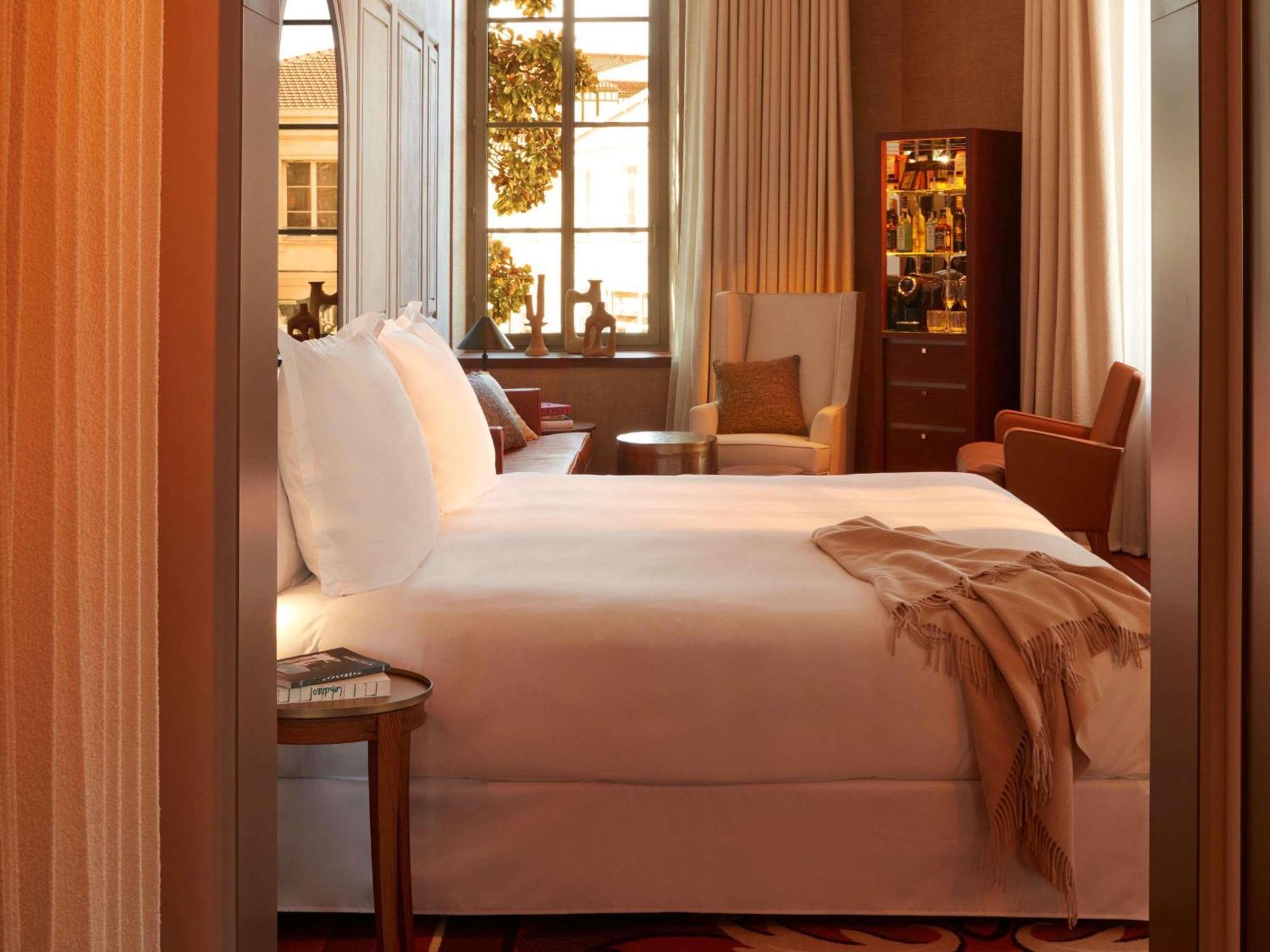 Junior Suite,1757075309:JPEG